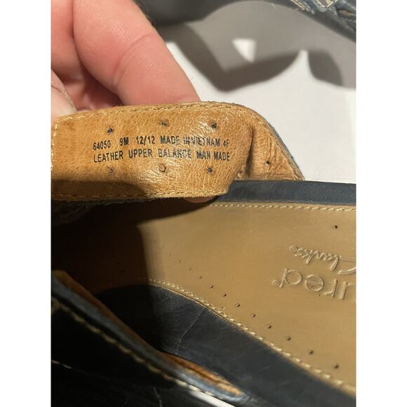Clarks Unstructured Sandal Blue Leather Strap Comfort Shoes Cushioned Size 9 - Picture 6 of 7